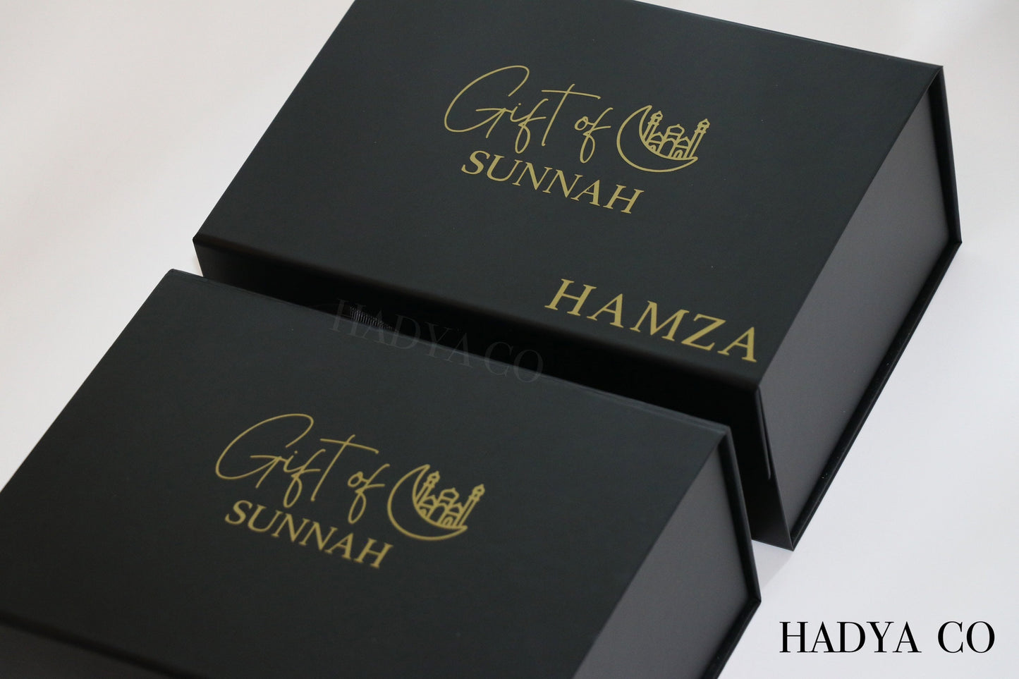 A Gift Of Sunnah Hamper | Luxury Giftbox of Sunnah Gifts for Ramadan /Eid/ Nikkah - Zam Zam Water, Dates, Wudhu Towel, Dua Book, Miswaak