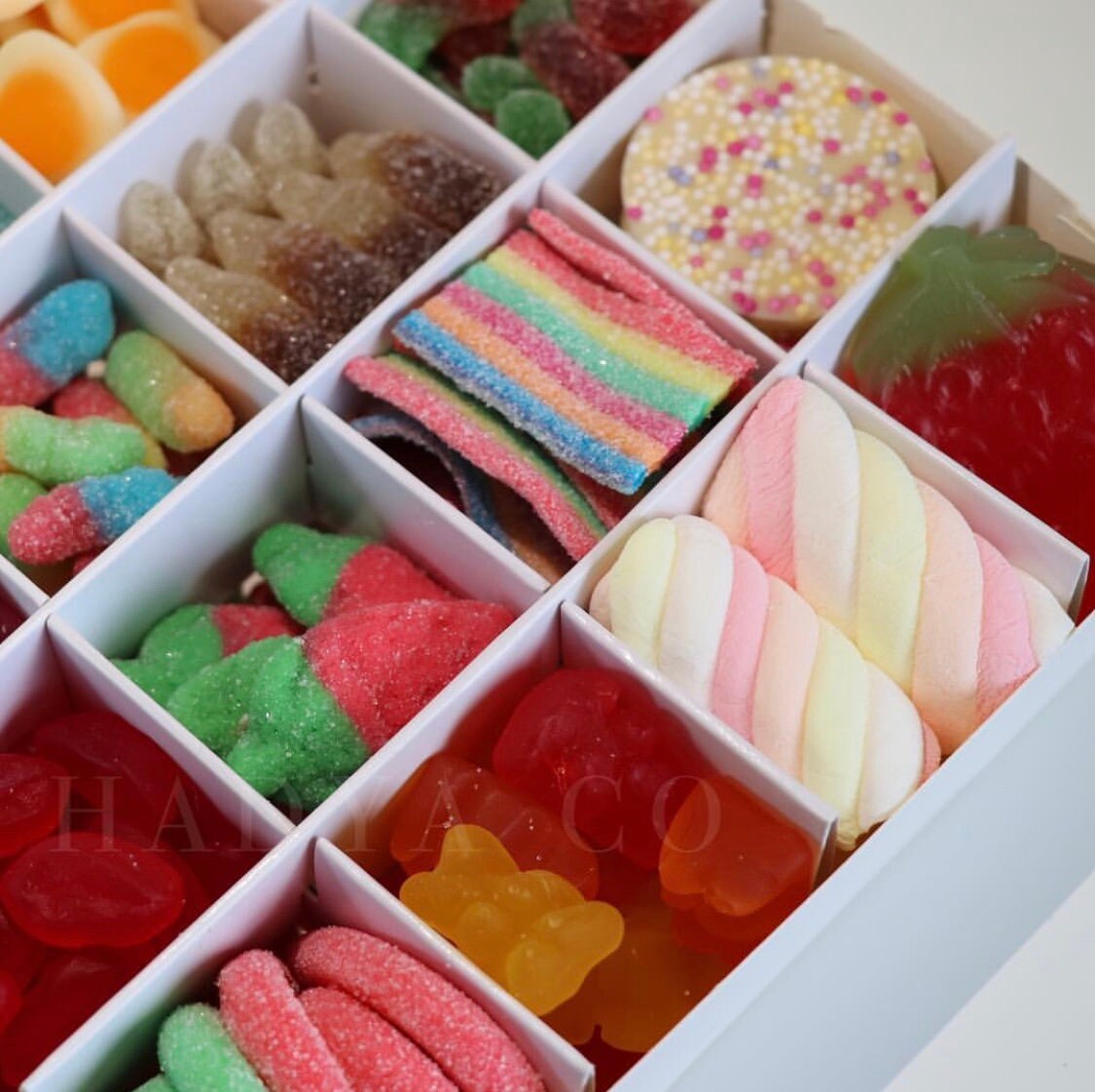 Pick n Mix Halal Sweets Variety Box - Gift for Birthday/ Wedding/ Nikkah/ Teachers/ Graduation/ Eid/ Family/ Ramadan