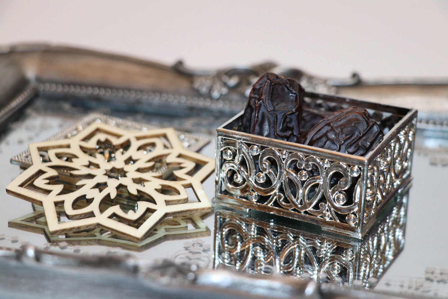 Trinket Box Favours for Chocolates, Macaroons, Dates, Sweets - Perfect for Weddings/ Nikkah/ Aqiqah/ Ramadan/ Eid/ Graduation/ Islamic Gifts