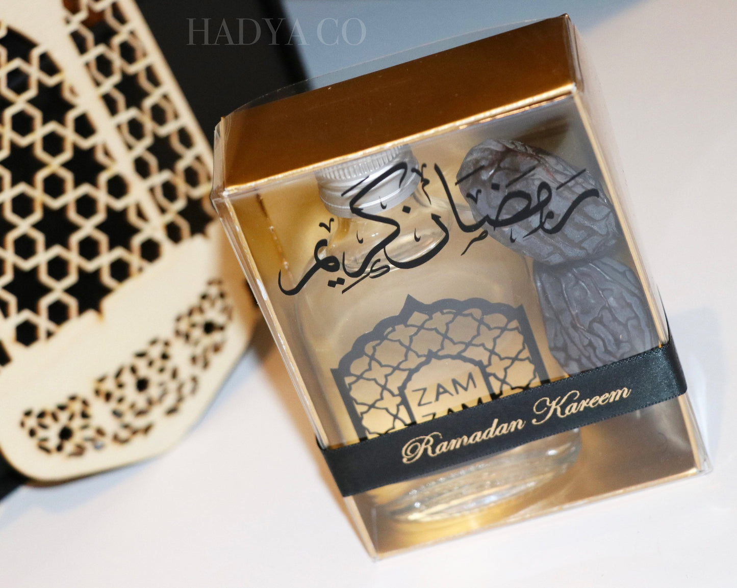 Zam Zam Water & Dates Gift Set - Perfect for Weddings, Nikkah, Aqiqah, Jalsa, Umrah, Hajj, Ramadan or Eid (Islamic Gifts) | by Hadya Co