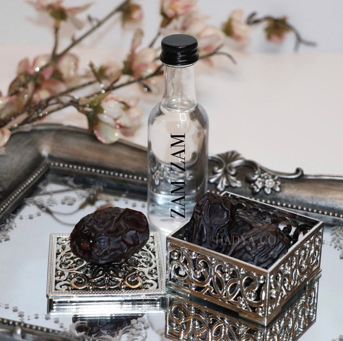 Trinket Box Favours for Chocolates, Macaroons, Dates, Sweets - Perfect for Weddings/ Nikkah/ Aqiqah/ Ramadan/ Eid/ Graduation/ Islamic Gifts