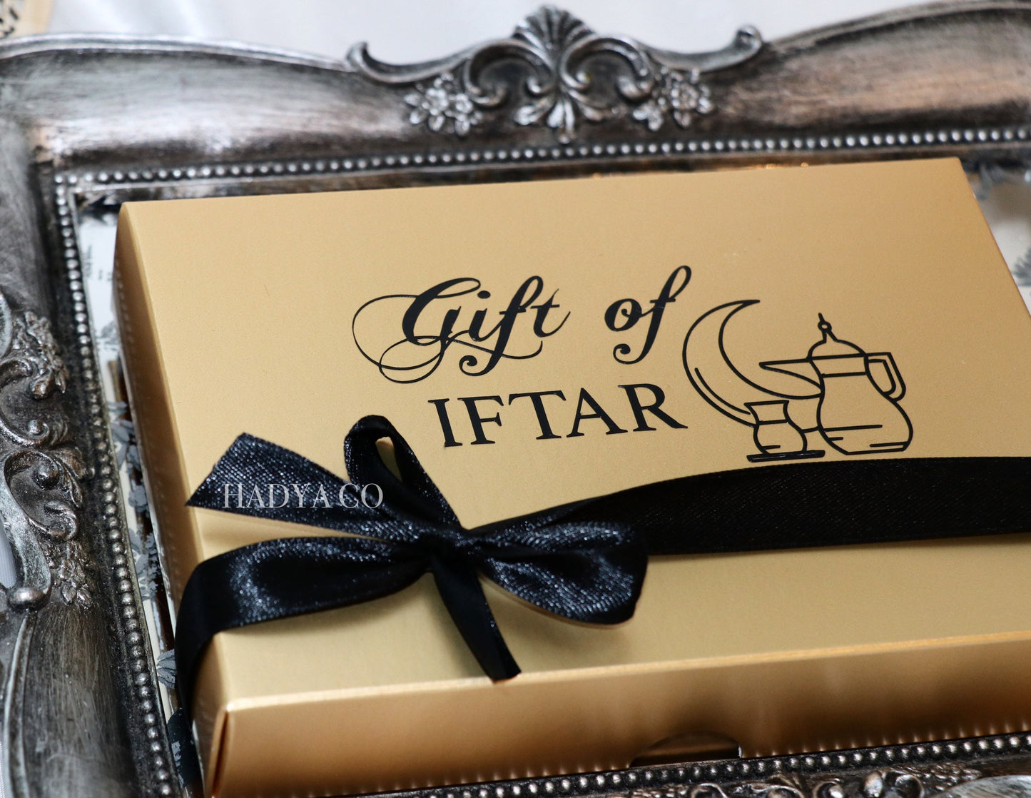 Luxury Ramadan Gift for Iftar - Zam Zam Water, Chocolates and Medjool Dates