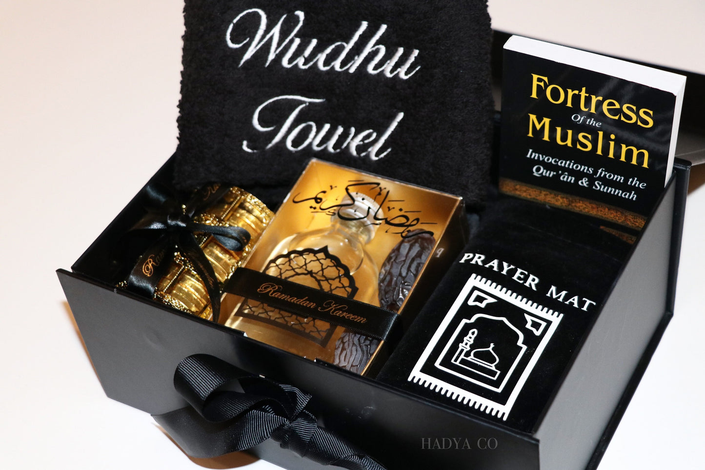 A Gift Of Sunnah Hamper | Luxury Giftbox of Sunnah Gifts for Ramadan /Eid/ Nikkah - Zam Zam Water, Dates, Wudhu Towel, Dua Book, Miswaak