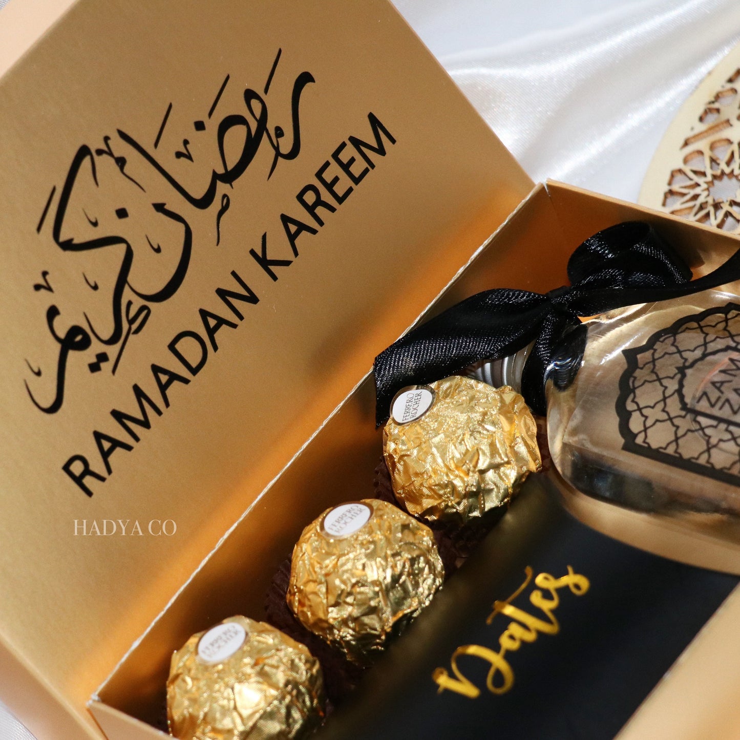 Luxury Ramadan Gift for Iftar - Zam Zam Water, Chocolates and Medjool Dates