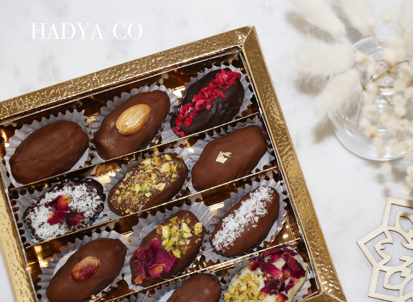 Ramadan & Eid Signature Dates Giftbox | Luxury Gourmet Chocolate Dates | Ramadan Special | Islamic Gifts - Artisan Belgium Chocolate