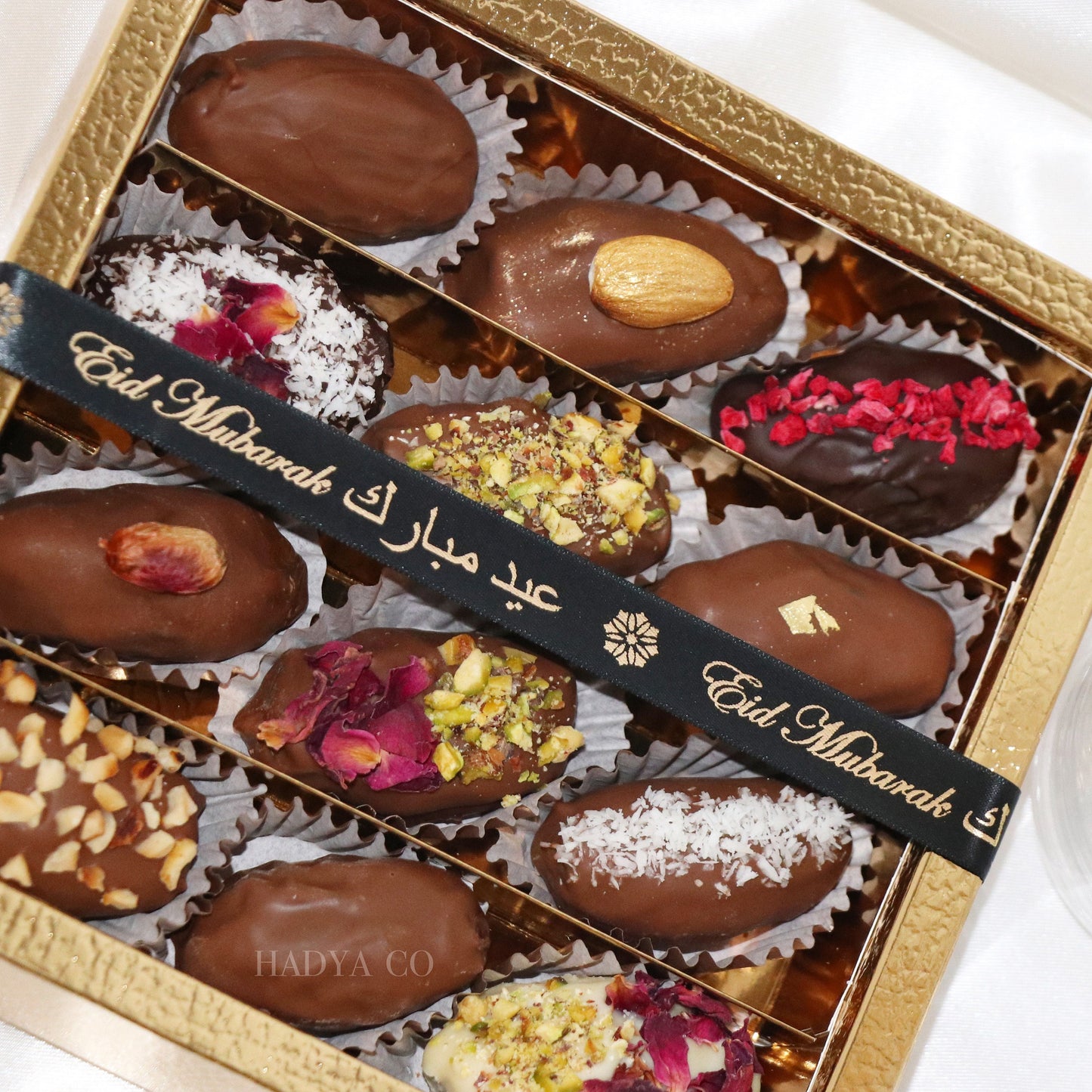 Ramadan & Eid Signature Dates Small Giftbox | Luxury Gourmet Chocolate Dates | Ramadan Special | Islamic Gifts - Artisan Belgium Chocolate